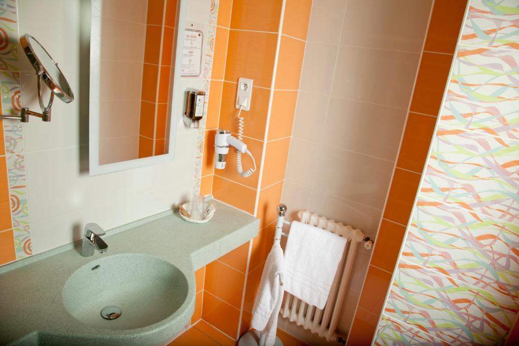 Hotel Bristol Châlons-en-Champagne Zimmer foto